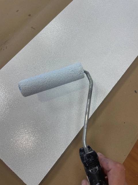 Imitación efecto madera en mármol 9 Aplicamos la imprimación