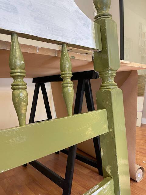 Cómo restaurar un viejo cabecero 27 Imperfectos tras primera mano de pintura