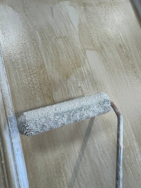 Aplicamos aguada Lino con el rodillo