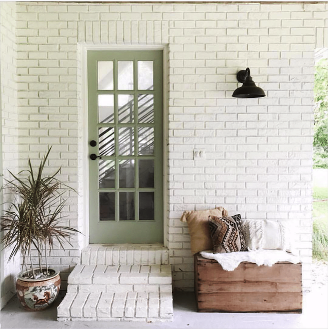 Puerta pintada verde