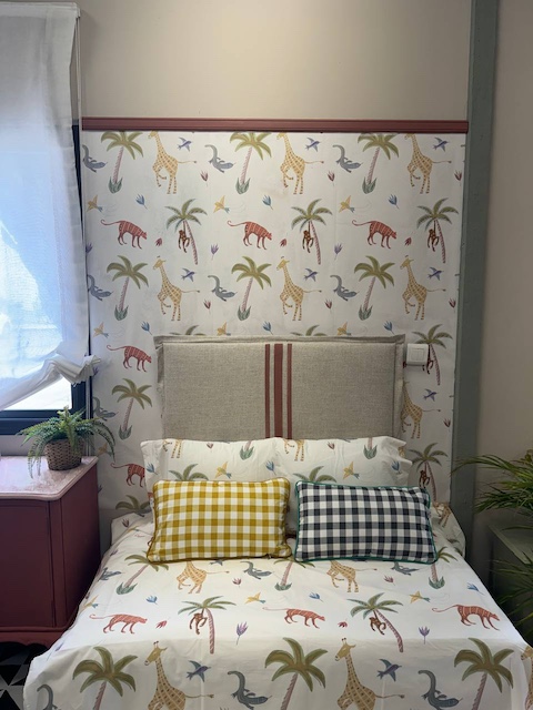 5 Ideas para renovar el cabecero de tu cama 20 5 Ideas para renovar el cabecero de tu cama: cabecero con papel pintado y textiles De Tiza.