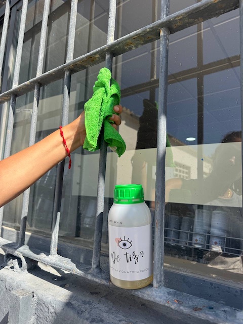 Limpiar rejas de hierro