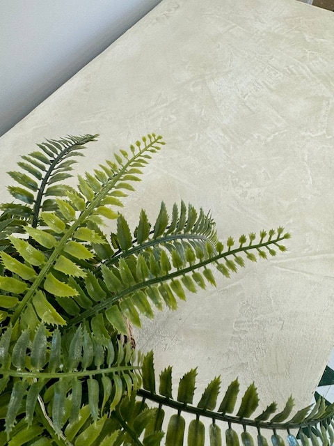 Resultado de pintar un mueble con estilo Shabby Chic detalle tapa