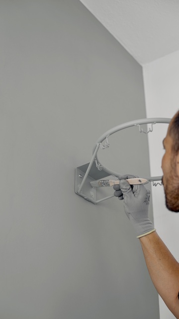 Cómo pintar una habitación juvenil: personaliza su espacio 7 Pintamos canasta en pared habitación juvenil