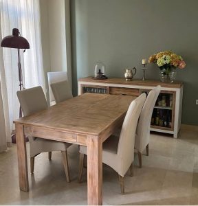 Mesa de salon con pátina en madera