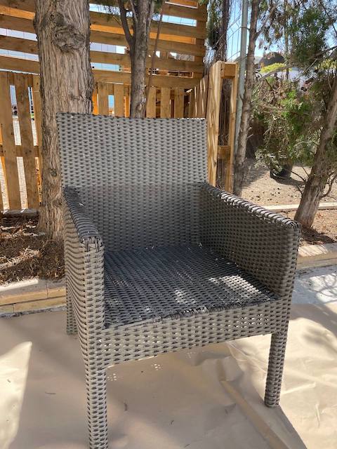 Cómo pintar sillas de ratán sintético paso a paso 3 Silla de ratan sintético antes de pintar