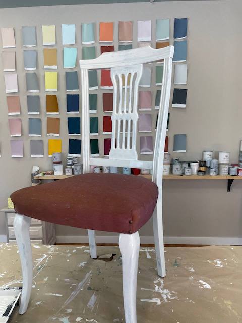 Cómo pintar sillas de madera 34 Silla con imprimación