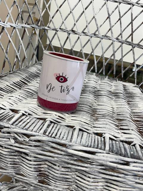 Aprende a Pintar Muebles de Mimbre con Chalk Paint 7 Sillon de mimbre con imprimación y color Mora