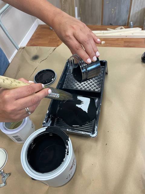 Cómo pintar un fregadero de forma fácil y económica 16 Vamos mezclando por partes la pintura