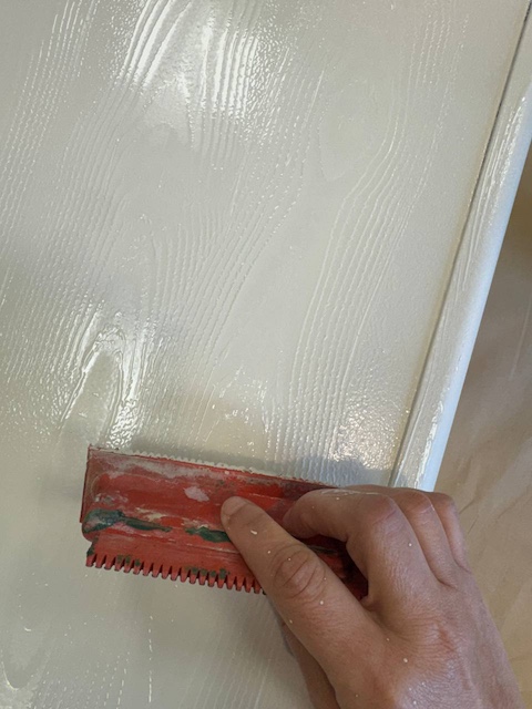 Veteamos la mesa de cristal