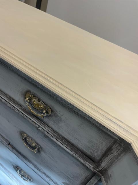 Pintar una cómoda con chalk paint con acabado profesional 22 Cómoda pintada con chalk paint y efecto madera