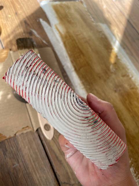 Cómo reparar tu tarima flotante rayada 15 Veteamos sobre la pátina aplicada en la tarima flotante rayada