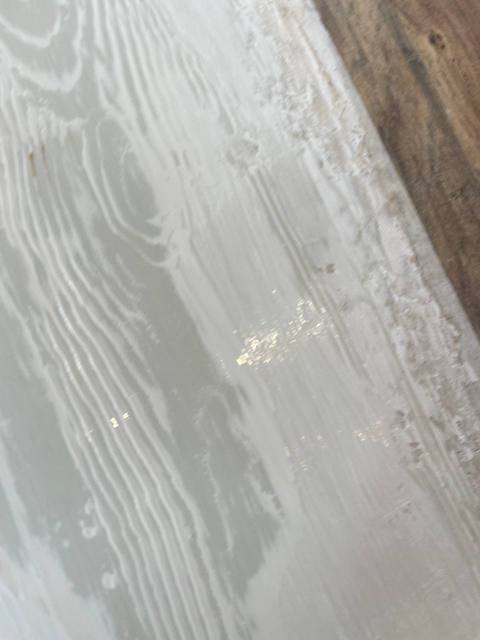 Cómo reparar tu tarima flotante rayada 13 Veteamos sobre el color de base