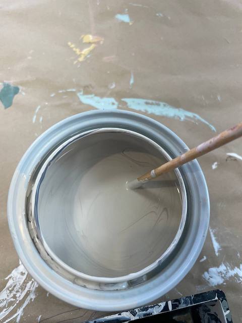 Cómo pintar sillas de madera 11 Pintura mezclada