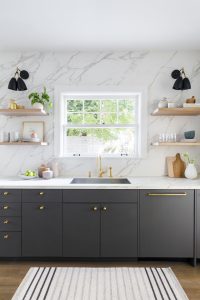 Colores ideales para pintar tu cocina 12 Tour a Dutch Colonial Portland Home That Blends the Old and The New