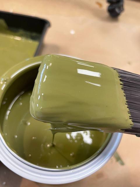 Cómo restaurar un viejo cabecero 22 Pintura Essential Verde Oxford