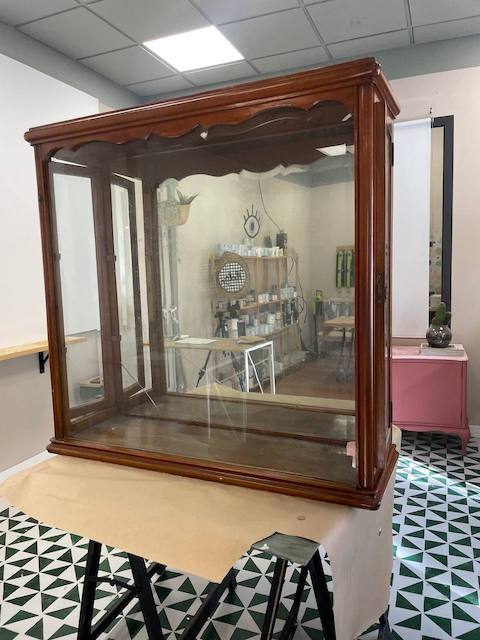 Vitrina que vamos a pintar con pintura a la tiza