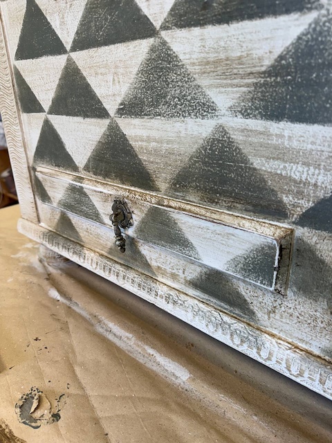 Cómo restaurar un baúl de madera en 5 pasos 25 Baúl de madera pintado