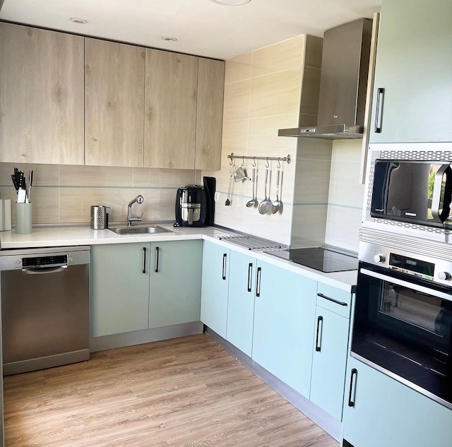 Color De Tiza 2022 16 cocina alto brillo verde macilla