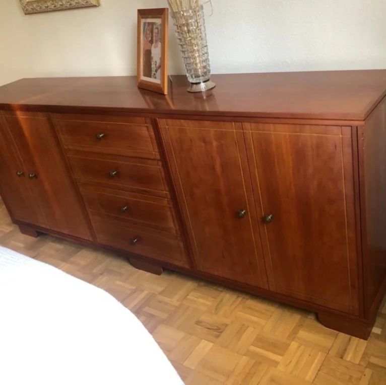 Taller La Circuleta 13 cómoda madera oscura