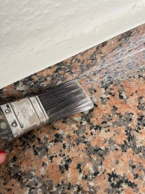 Cómo pintar una encimera 12 enciemra recortar