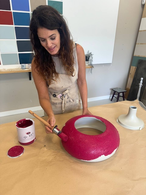 IKEA hacks: crea tu lámpara de diseño 22 Gema pintando lámpara de IKEA en color Mora