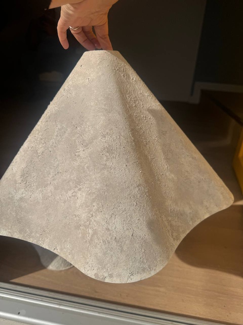 Lámpara pintada con Toscane y Chalk