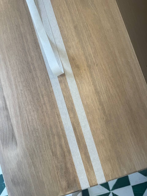 Cómo proteger muebles de exterior 14 Dibujamos lineas con la cinta adhesiva