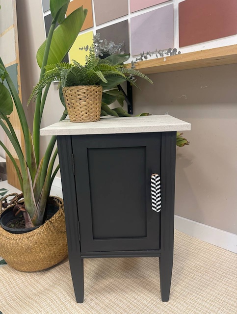 Aprende a restaurar una mesita de noche