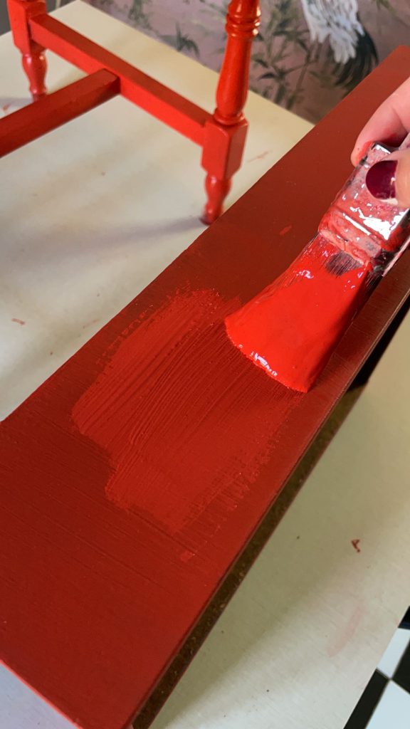 Aplicamos dos manos de pintura