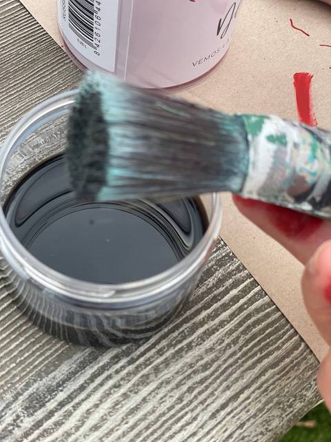 ¿Barniz o cera para pintura a la tiza? 8 patina negra