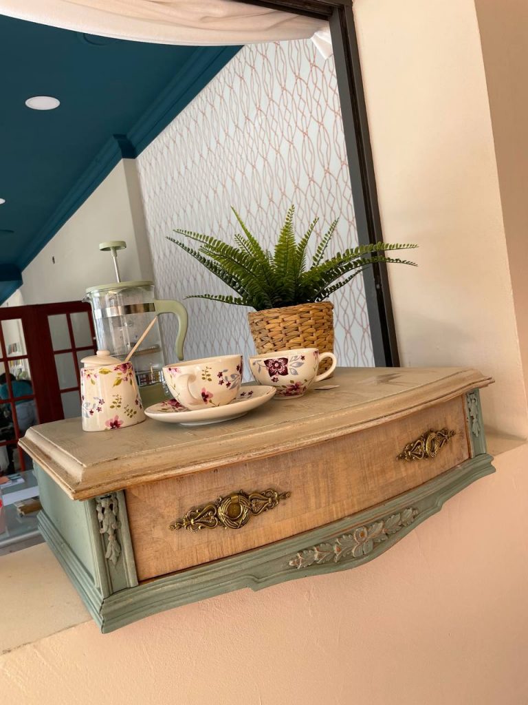 Cómo restaurar un mueble antiguo. 2 photo 6003611389677123919 y