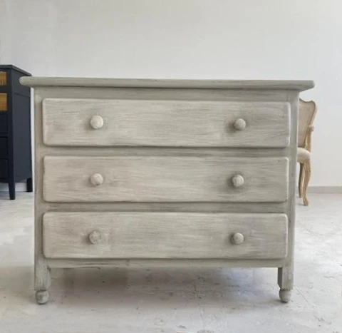 Pintar muebles a la tiza con chalk paint y pátinas 24 Muebles pintados a la tiza antes y después