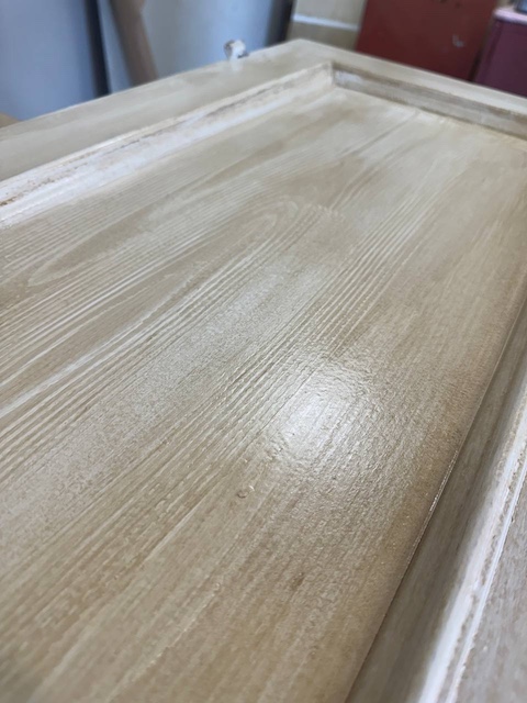 Cambiar el color de las puertas oscuras a claras: veteado