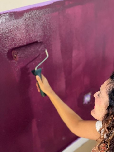 Cómo pintar un zócalo en la pared 21 rodillo pared