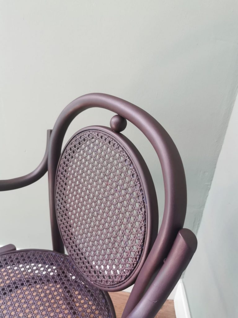 Silla pintada en Rojo Hidráulico