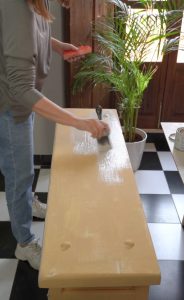 Como hacer efecto decapado en muebles 15 tapa Beige Arena