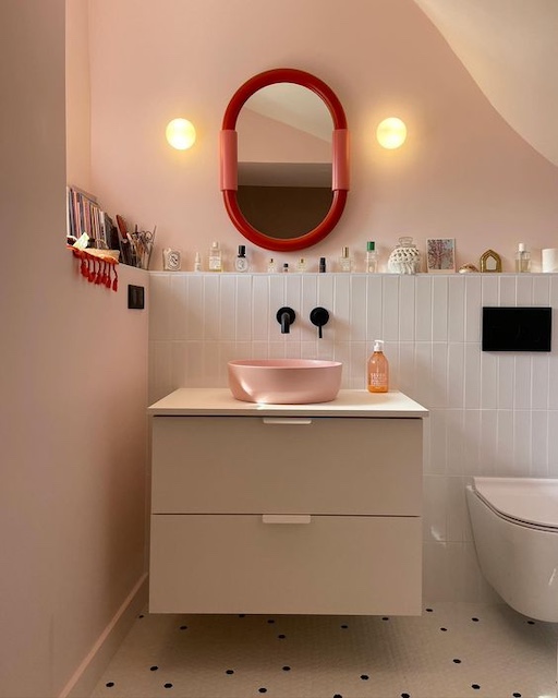 Cómo pintar mesitas de IKEA 23 Teoria del rojo inesperado en espejo